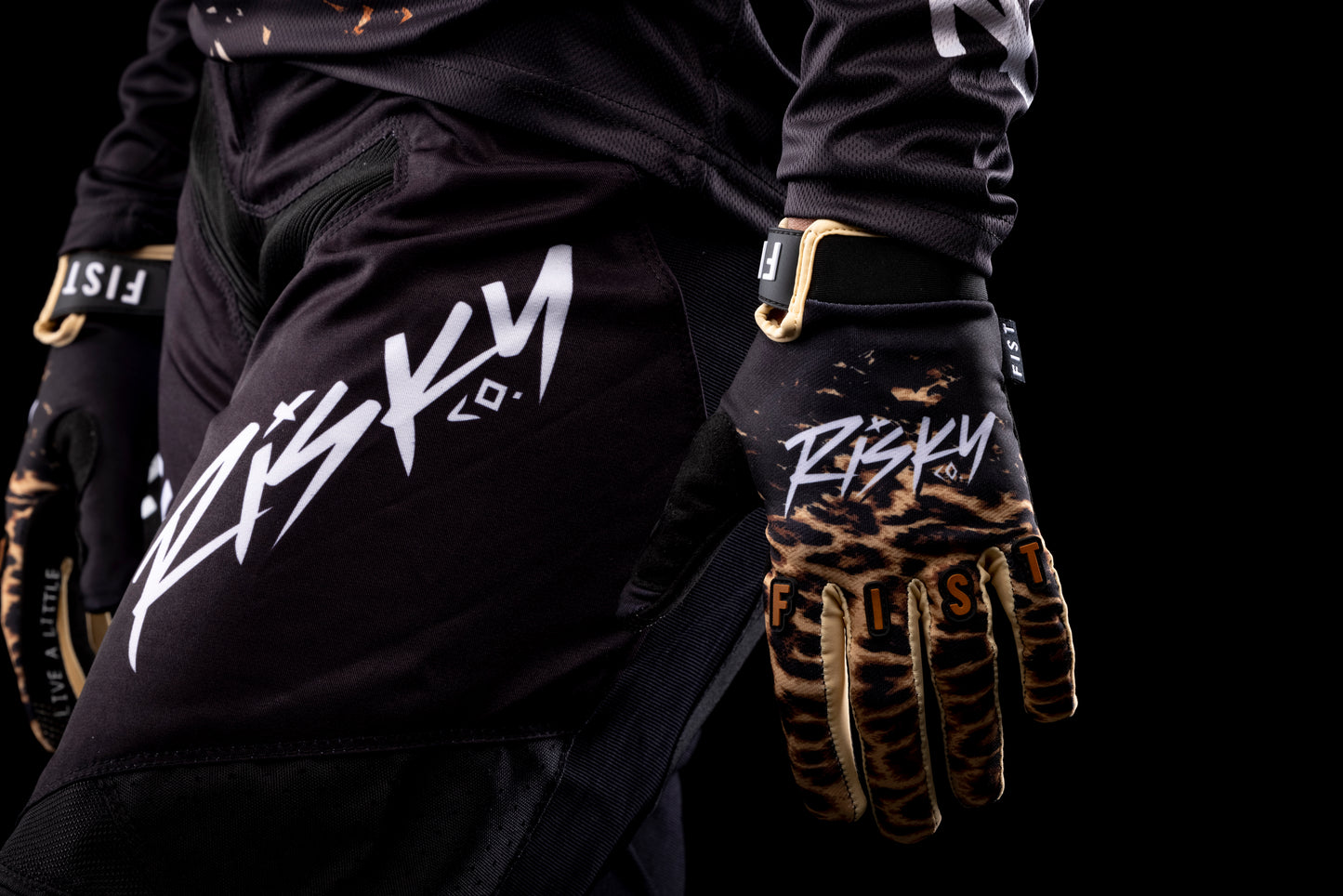 LEOPARD FIST GLOVES