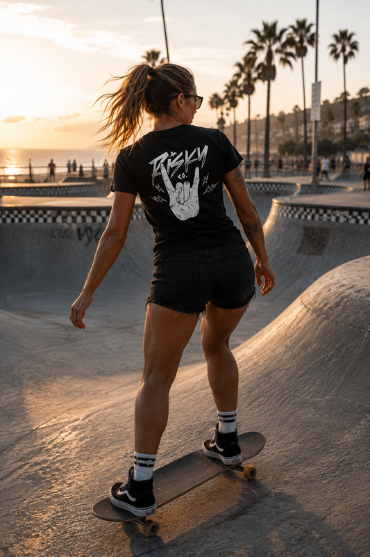 ELECTRIC HORNS TEE