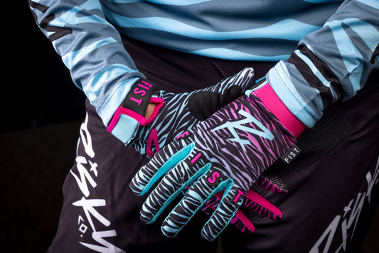 ZEBRA RISKY FIST GLOVES
