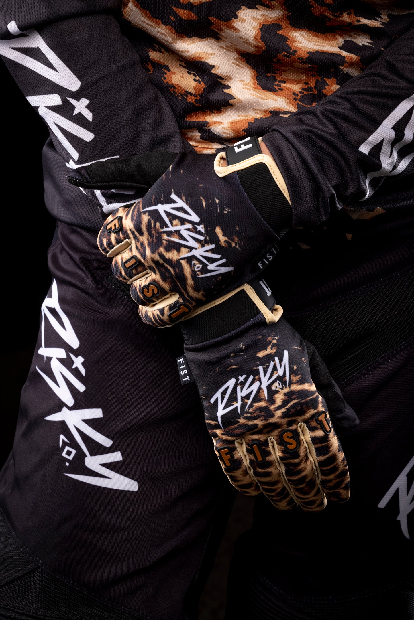 LEOPARD FIST GLOVES