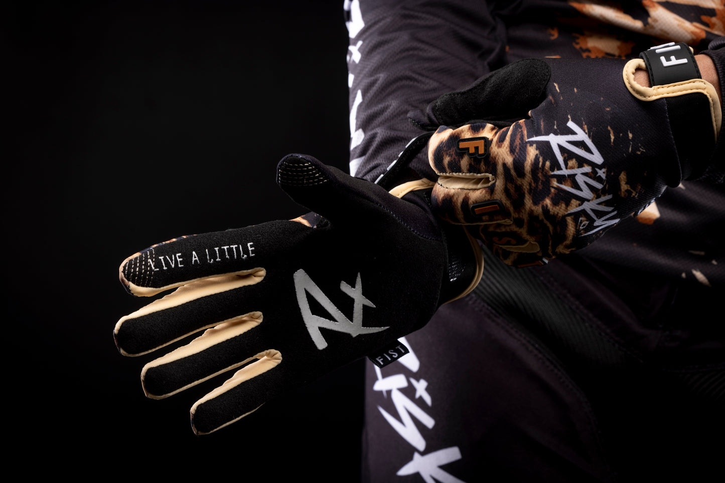 LEOPARD FIST GLOVES
